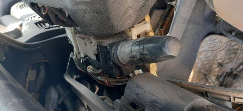 TOYOTA HİLUX ÇİFT KABİN 4X4 ÇIKMA YEDEK SİNYAL KOLU_364